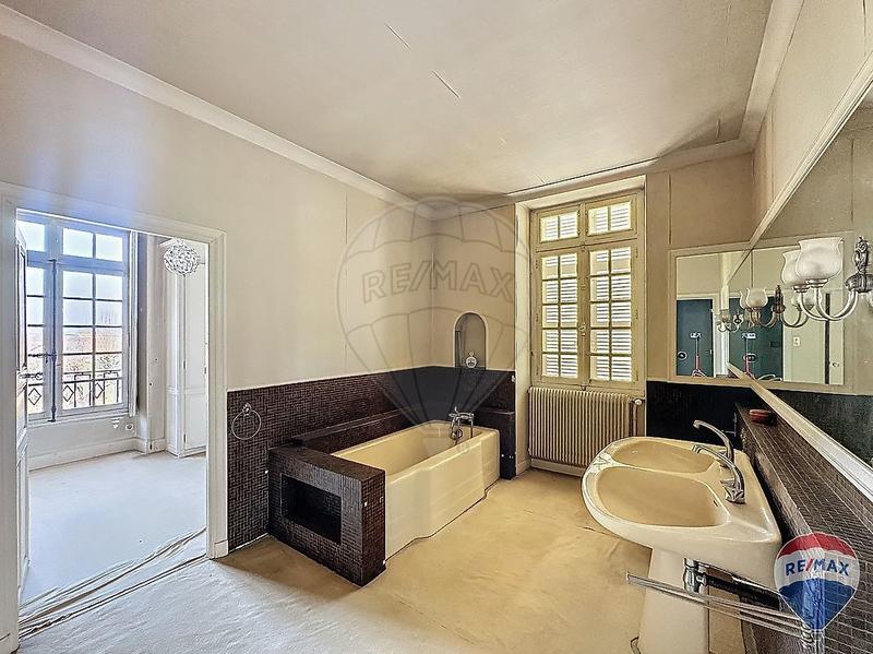 Demeure - 530 m² - 11 pièces