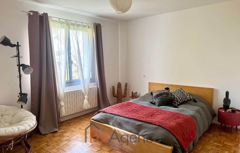 Maison - 290 m² - 9 pièces