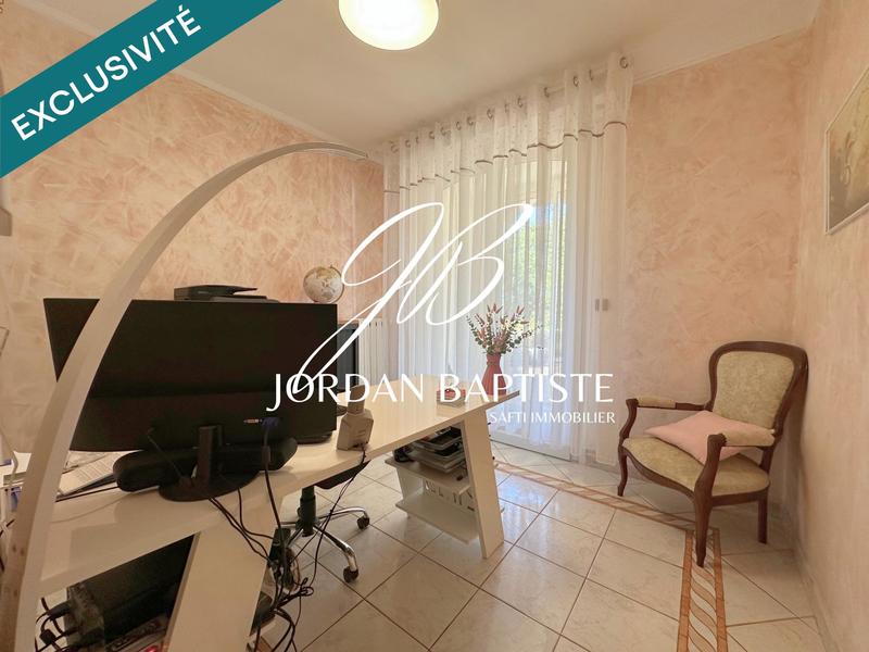 Maison - 250 m² - 12 pièces