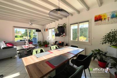 Maison - 260 m² - 7 pièces