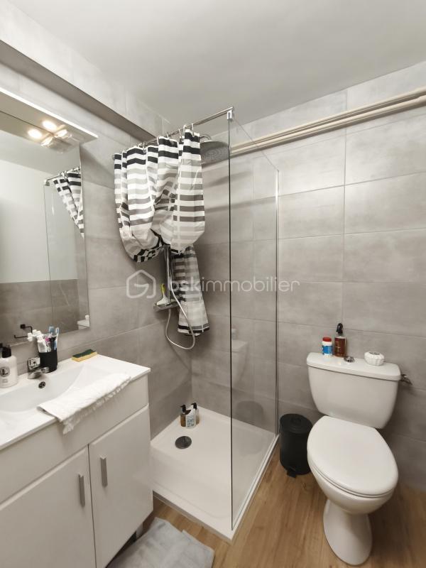 Maison - 250 m² - 8 pièces