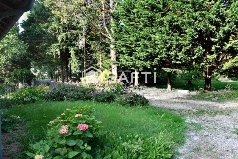 Maison - 207 m² - 10 pièces