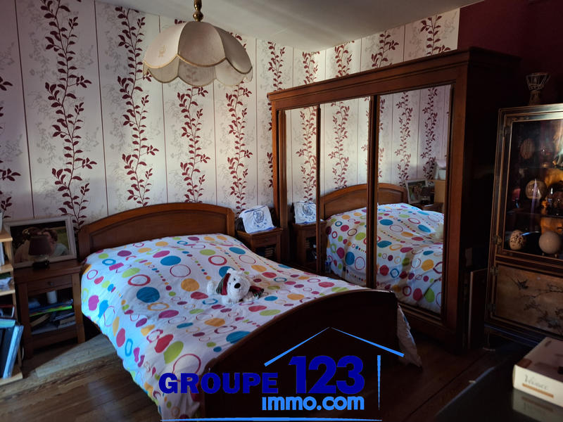 Maison - 200 m² - 8 pièces