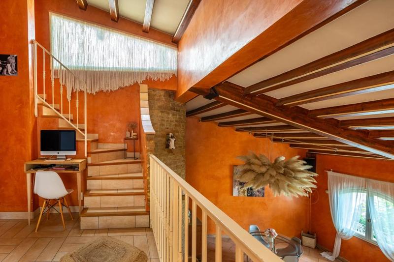 Maison - 221 m² - 6 pièces