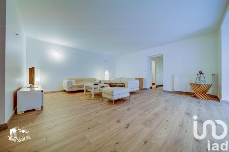 Maison - 227 m² - 8 pièces