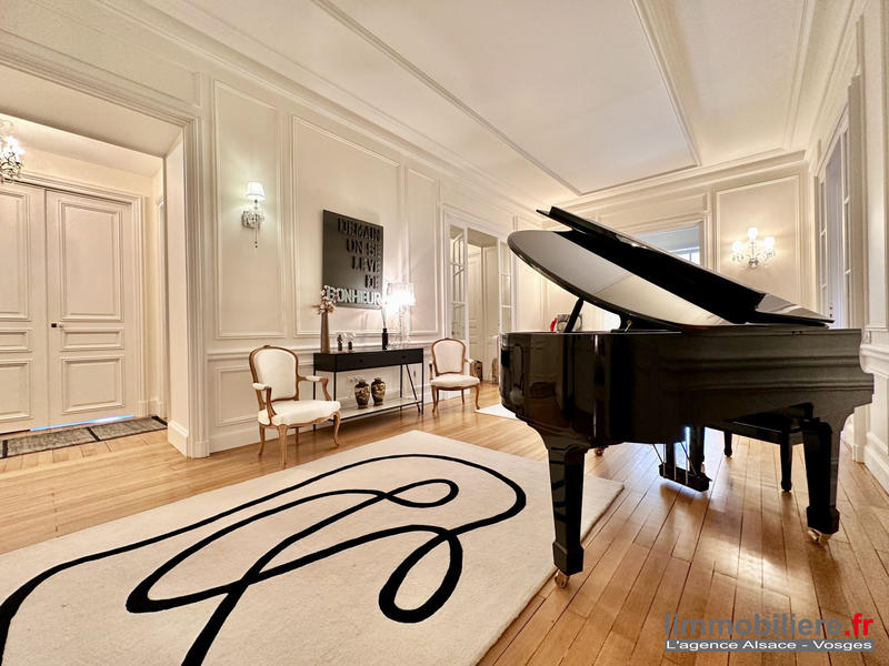 Appartement - 322 m² - 8 pièces