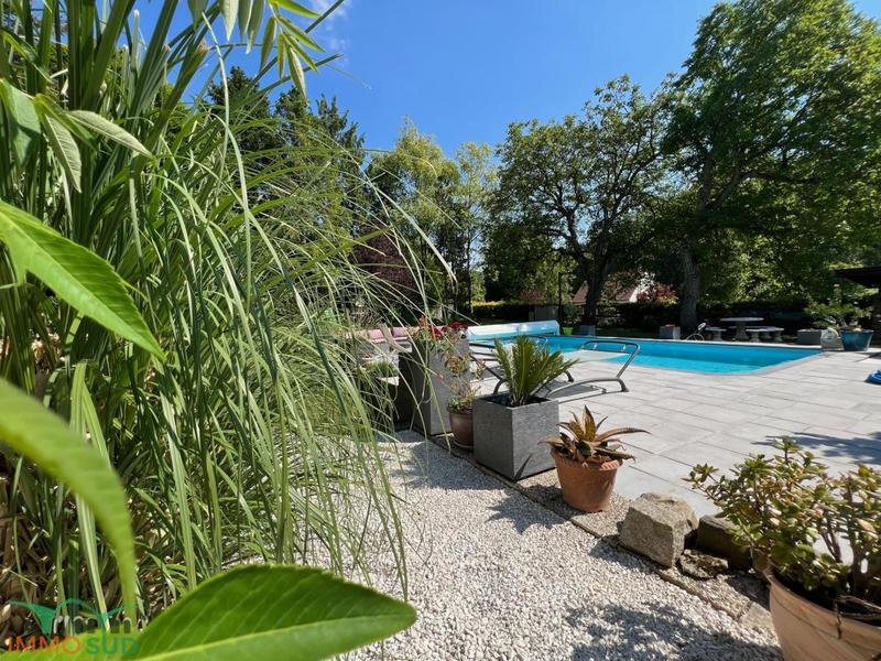 Propriété - 509 m² - 10 pièces