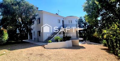 Maison - 266 m² - 7 pièces