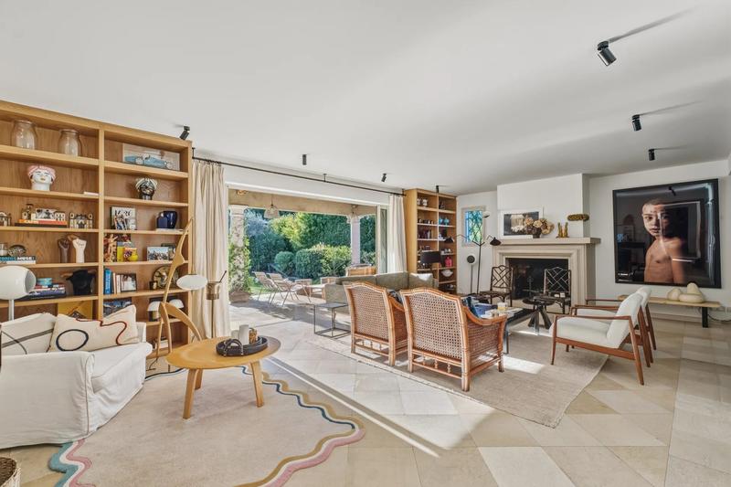 Villa - 277 m² - 9 pièces