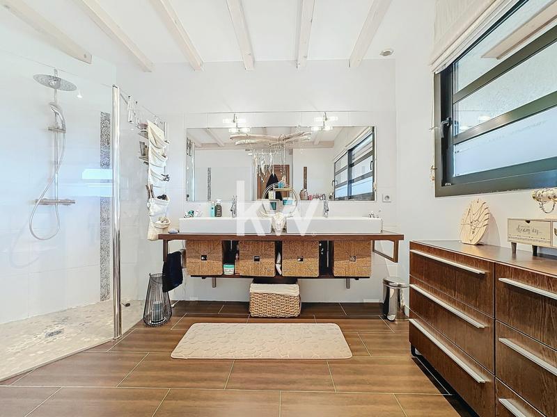 Maison - 307 m² - 6 pièces