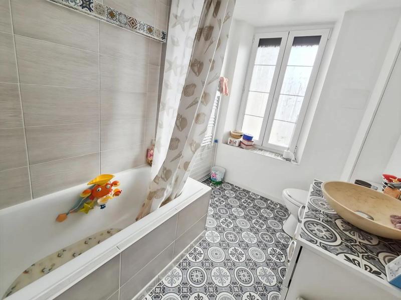 Maison - 185 m² - 6 pièces