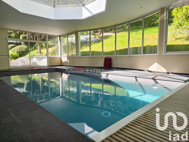 Maison - 410 m² - 9 pièces