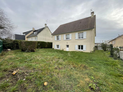 Maison - 93 m² - 4 pièces