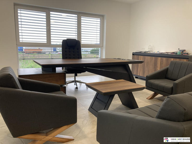 Bureau - 77 m² - 1 pièce