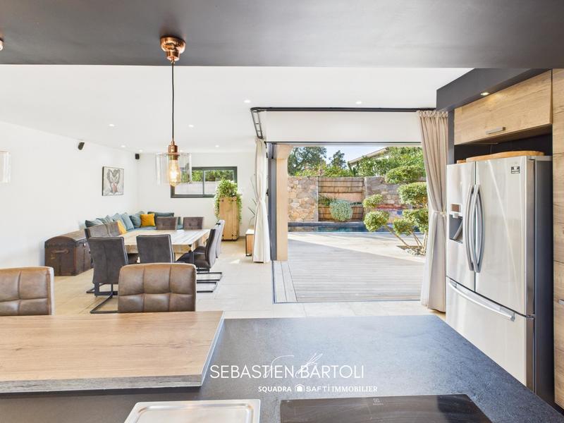 Maison - 145 m² - 4 pièces