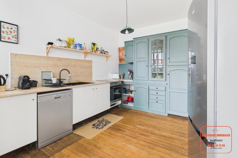 Maison - 204 m² - 6 pièces