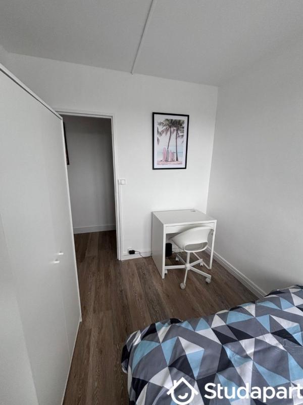 Chambre - 11 m² - 1 pièce