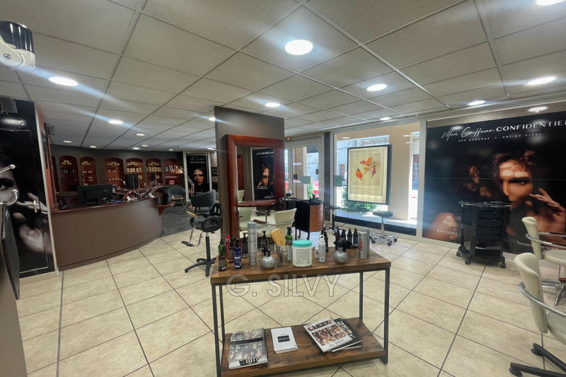 Local commercial - 114 m²