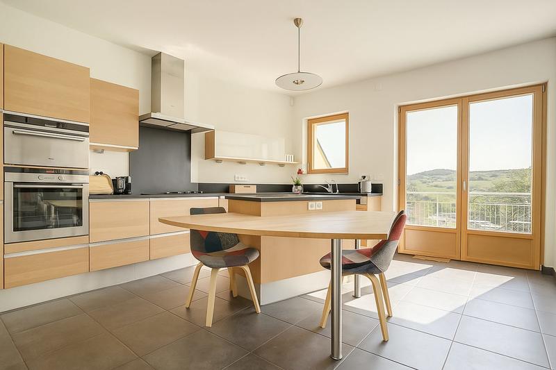 Maison - 222 m² - 9 pièces