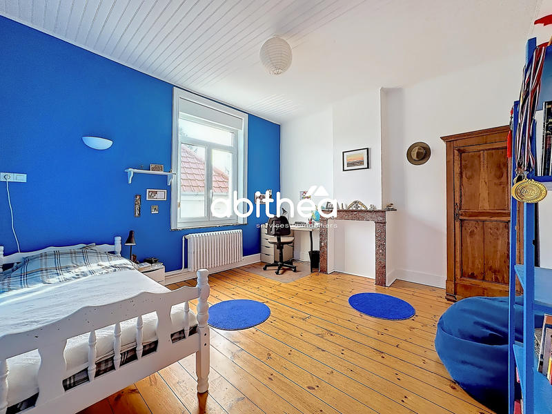 Maison - 290 m² - 9 pièces