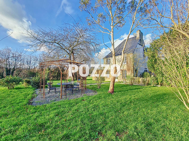 Maison - 224 m² - 8 pièces