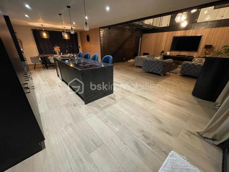 Immeuble - 240 m² - 6 pièces