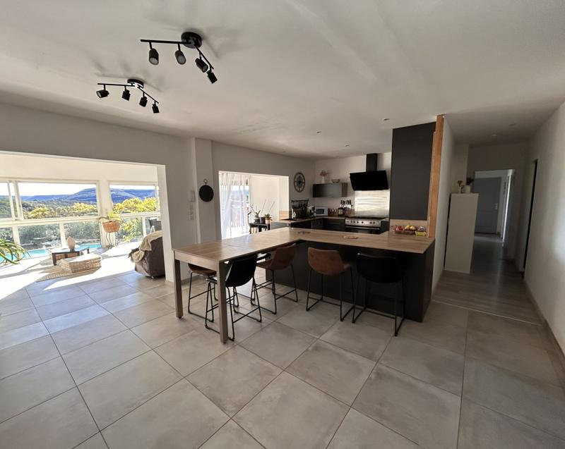 Maison - 162 m² - 8 pièces