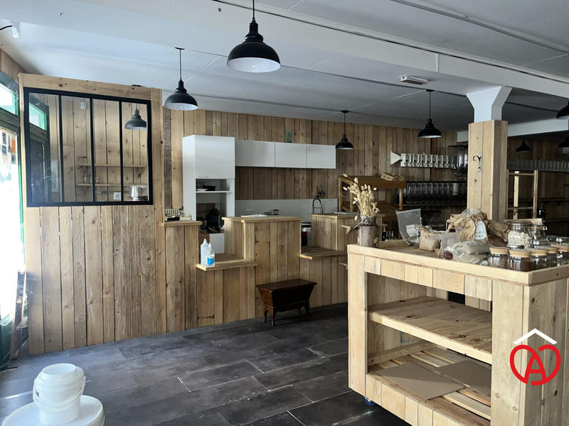 Local commercial - 145 m²