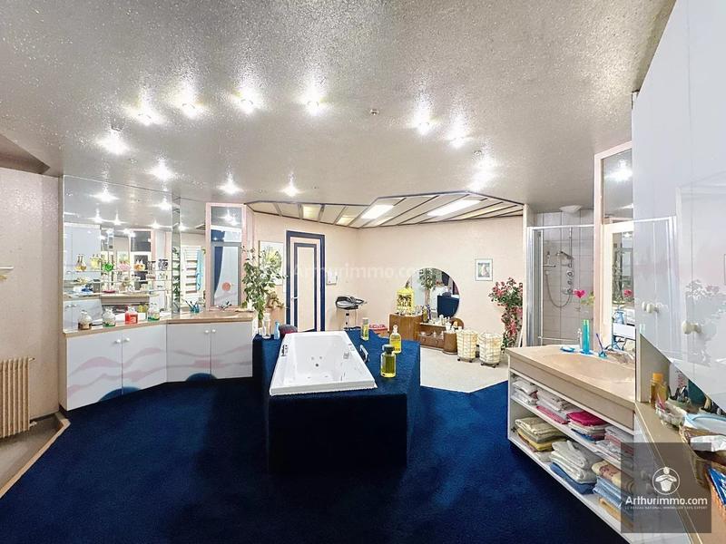 Maison - 308 m² - 8 pièces