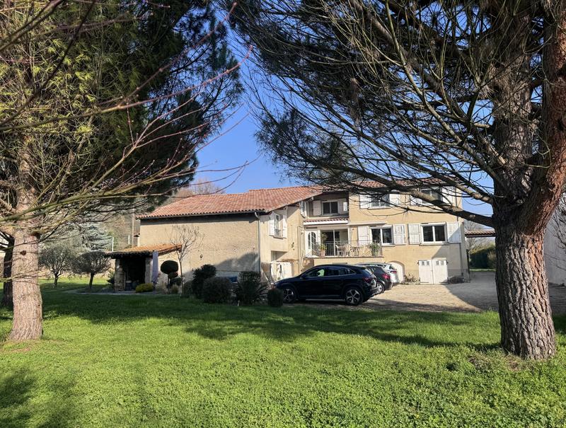 Maison - 223 m² - 8 pièces