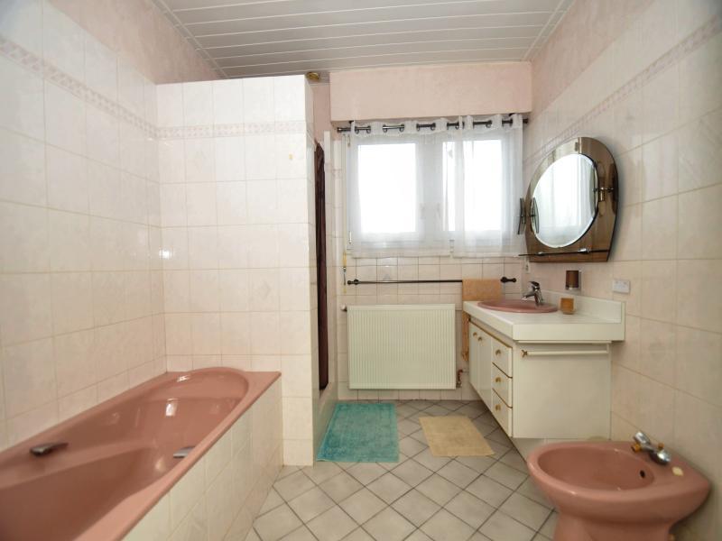 Propriété - 176 m² - 6 pièces