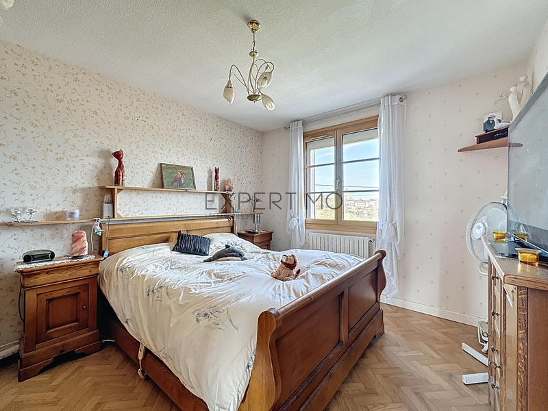 Propriété - 220 m² - 9 pièces