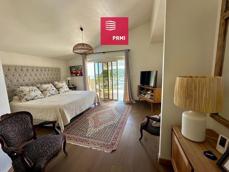 Maison - 360 m² - 7 pièces