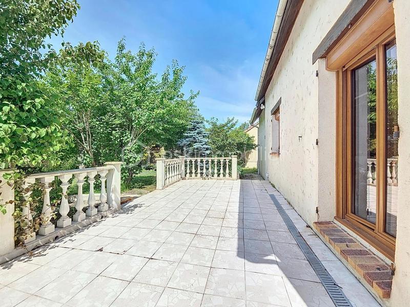 Maison - 90 m² - 5 pièces