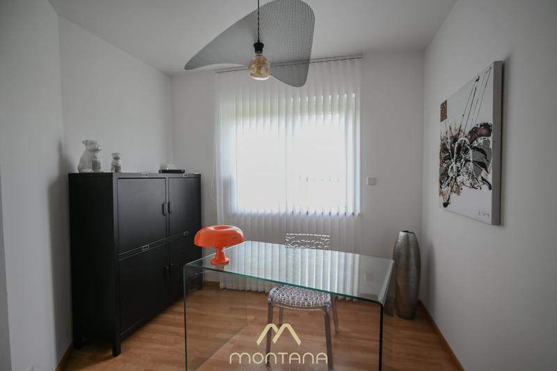 Maison - 275 m² - 8 pièces