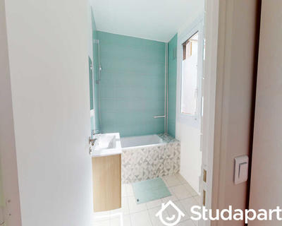 Chambre - 100 m² - 1 pièce