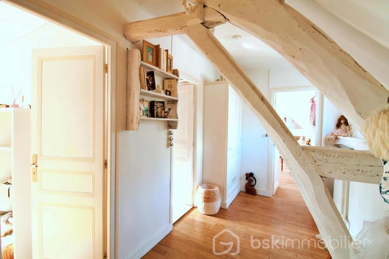 Propriété - 487 m² - 22 pièces