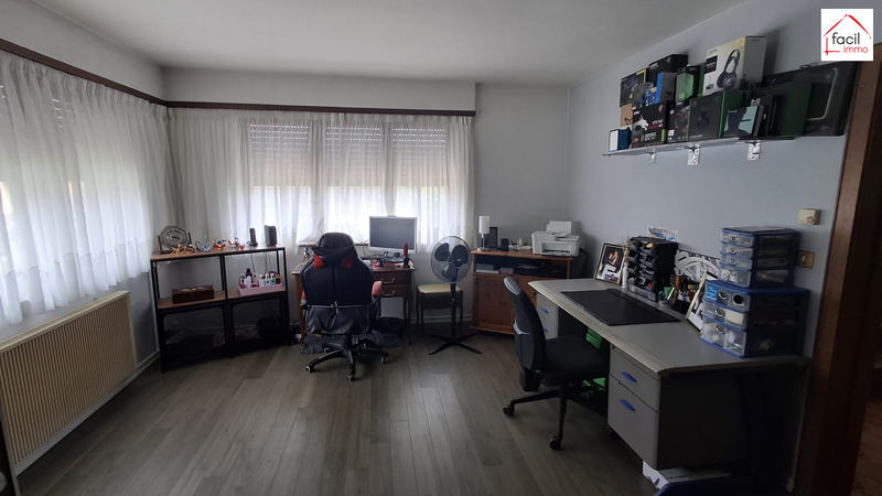 Maison - 250 m² - 9 pièces