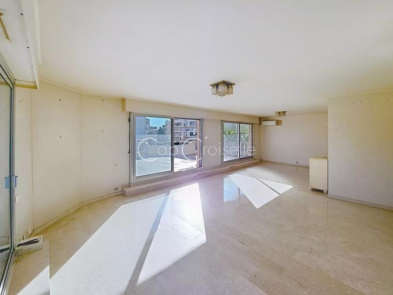 Appartement - 193 m² - 6 pièces