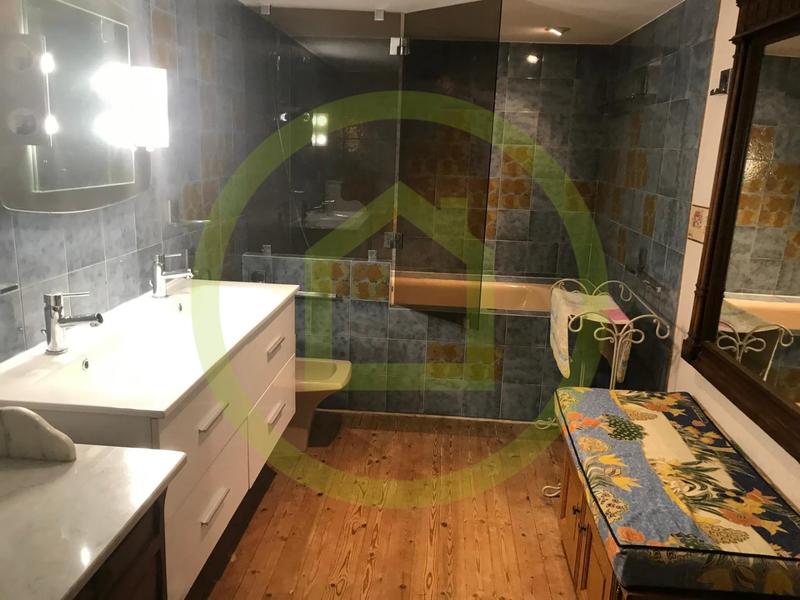 Maison - 310 m² - 17 pièces