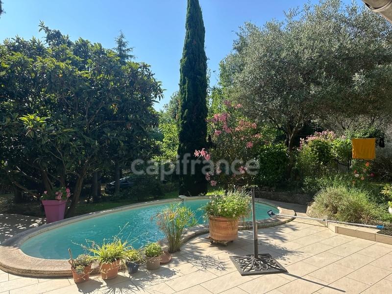 Maison - 188 m² - 8 pièces