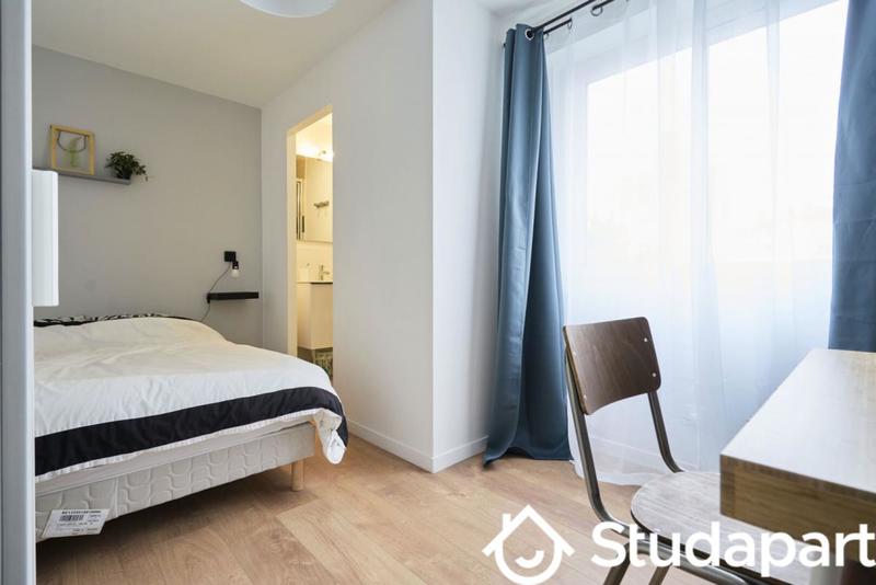 Chambre - 11 m² - 1 pièce