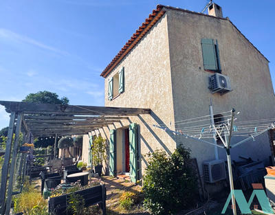 Maison - 121 m² - 6 pièces