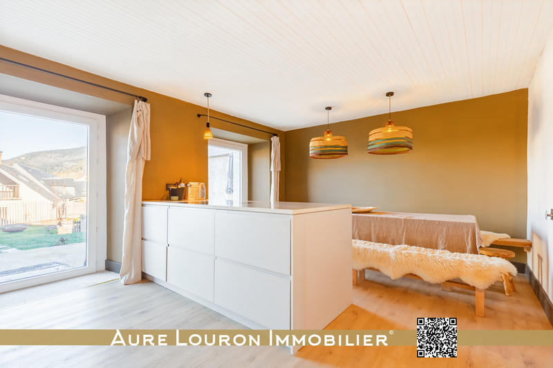 Propriété - 144 m² - 6 pièces