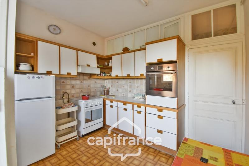 Maison - 233 m² - 12 pièces