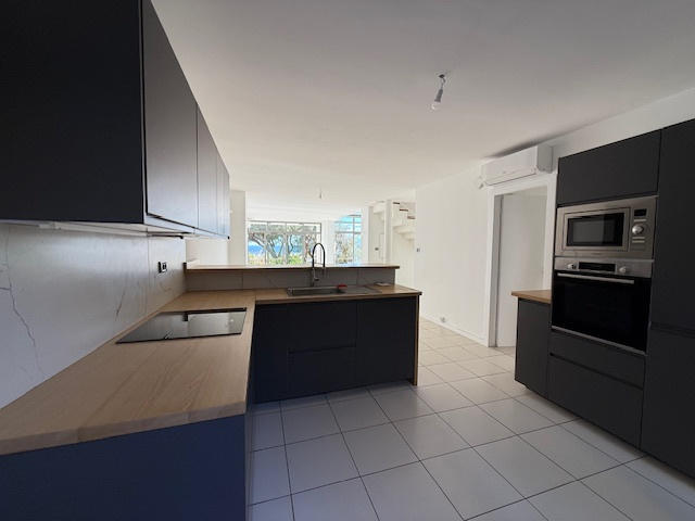 Duplex - 164 m² - 5 pièces