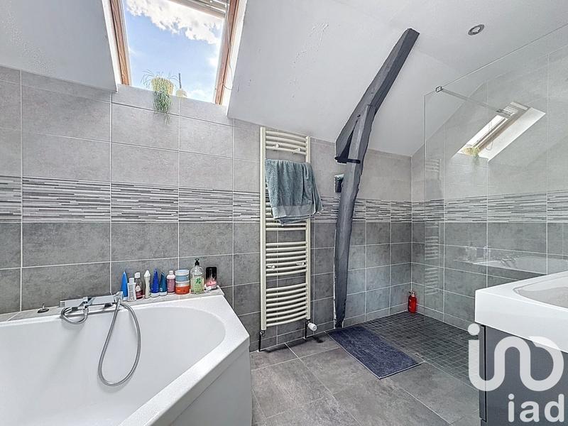 Maison - 246 m² - 9 pièces