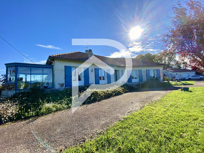 Maison - 205 m² - 7 pièces