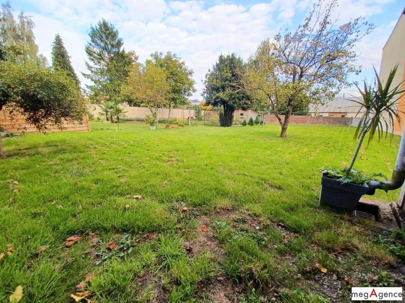 Maison - 250 m² - 11 pièces