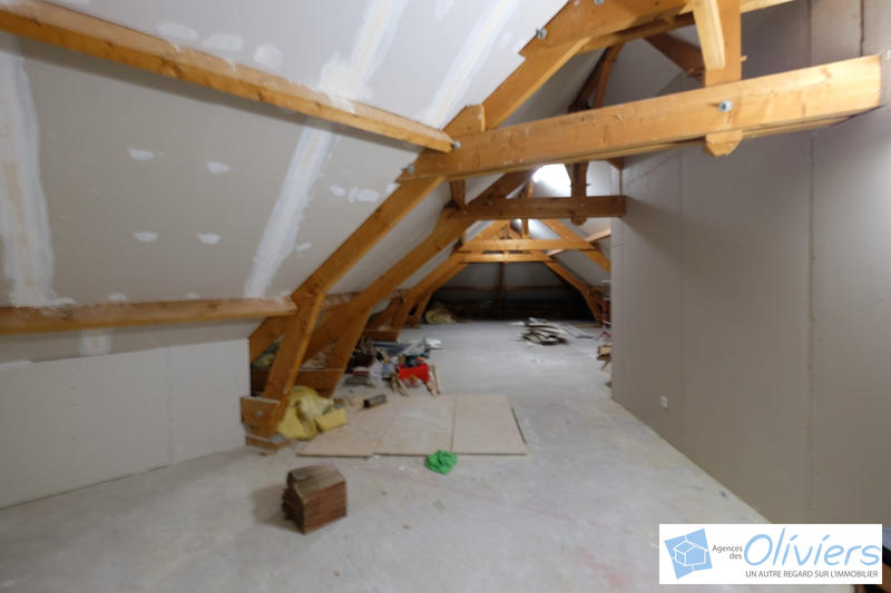 Maison - 260 m² - 9 pièces